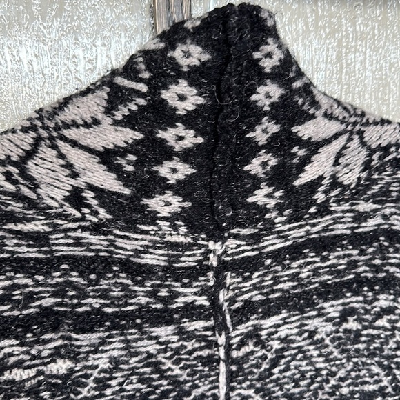 Free People front button Faire Isle Cardigan in size Med. - Picture 8 of 12